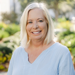 "Lettye Burgtorf  head shot"