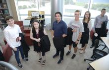 Freshmen receive instructions for Convocation